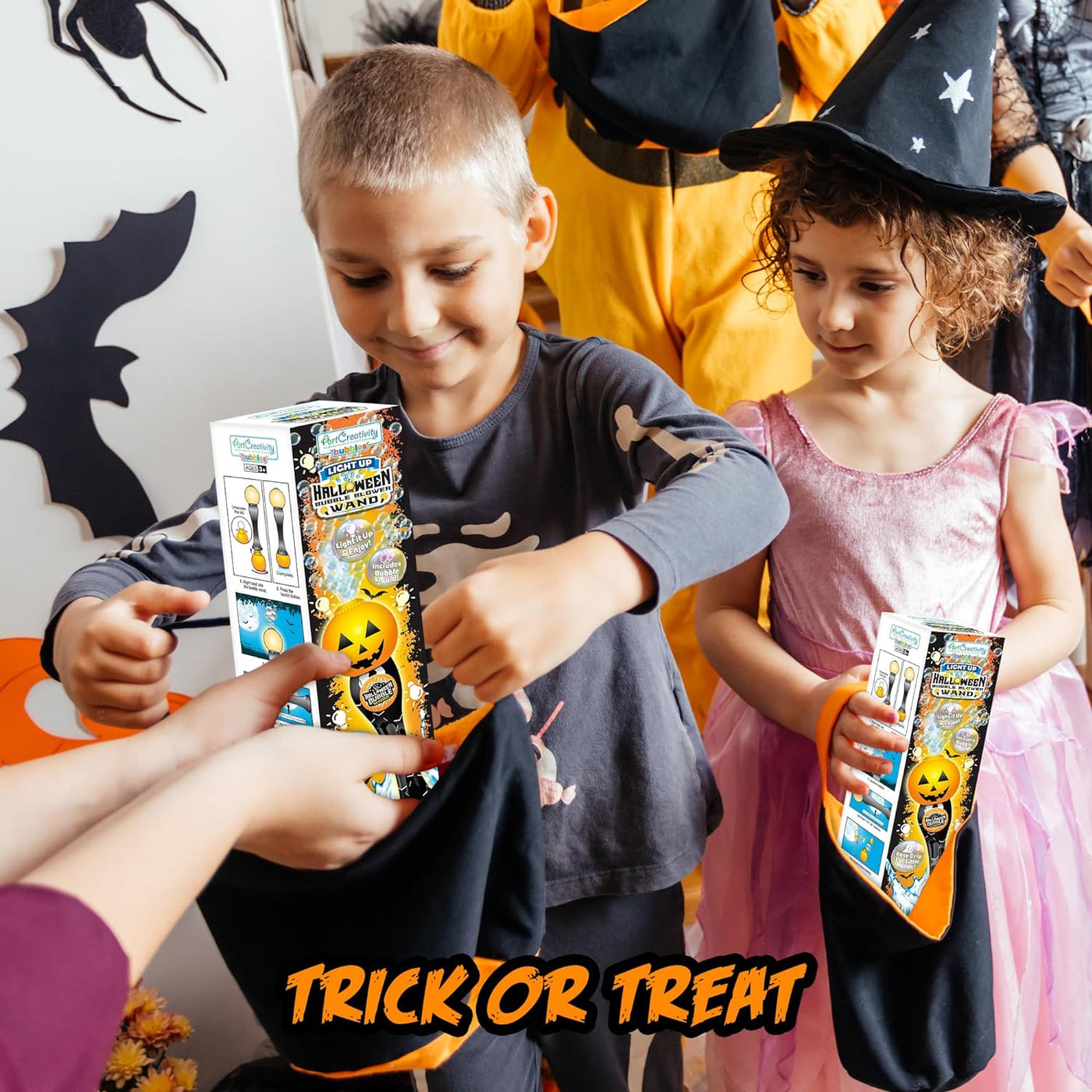 Halloween Bubble Wand, 14" Illuminating Bubble Wand for Kids, Halloween Light up Pumpkin Bubble Blower Wand with Thrilling LED & Sound Effect, Halloween Toys for Kids